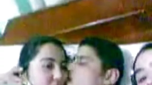 بریتنی امبر ، بلوند فیلم سوپر زن و مرد بیدمشک ، گربه خود را کوبید