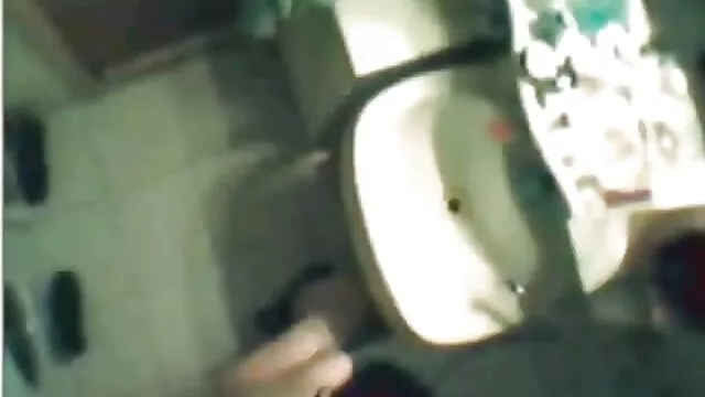 دانا فیلم سوپر سگ و زن احمق خود را تحریک می کند