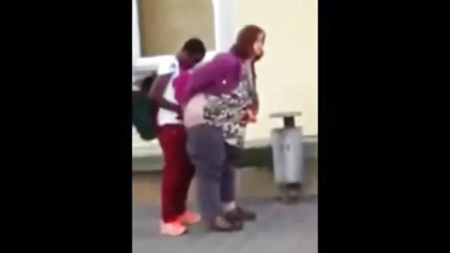یوی هاتانو یک پسر فیلم سوپر سکسی زن ومرد بزرگ را از جعبه عشقش گرفت